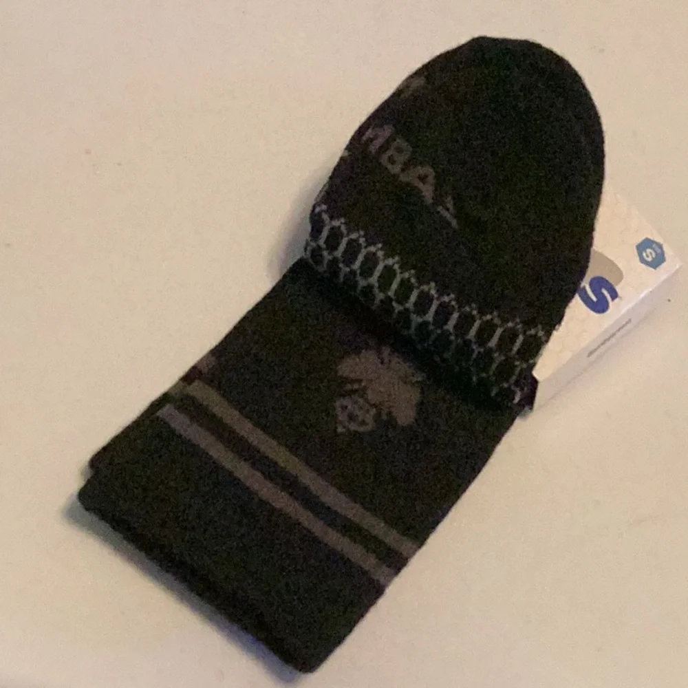 NWT Bombas Black Crew Socks Size Small Cushioned Footbed